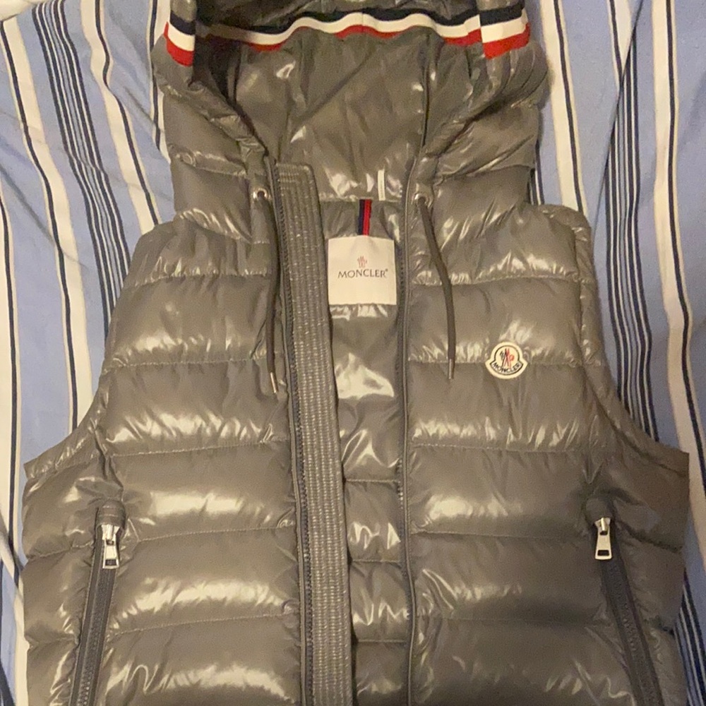 Moncler Lanoux Down Hooded Vest size 3 (Large but runs a little small)